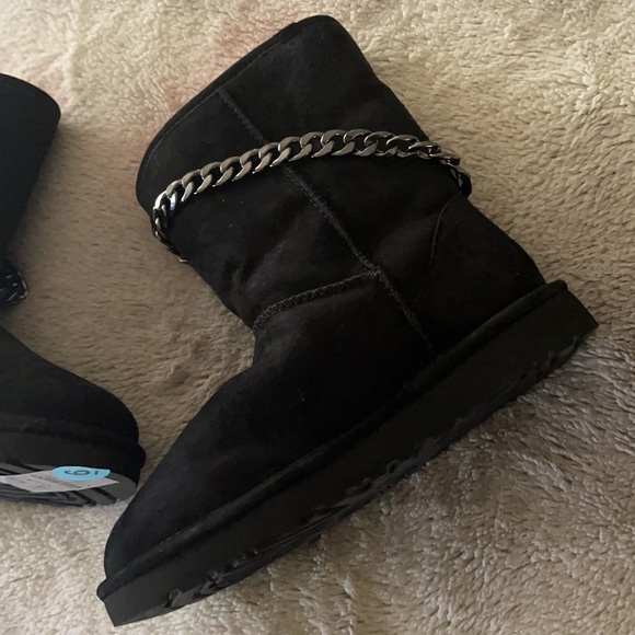 UGG Patricia Fields rare Black and hot pink chain 6 - Picture 4 of 13